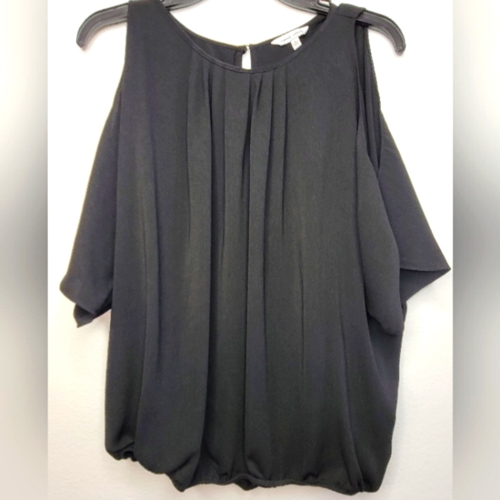 Naked Zebra Cold Shoulder Keyhole Top Gathered Bottom Large L Black NWOT